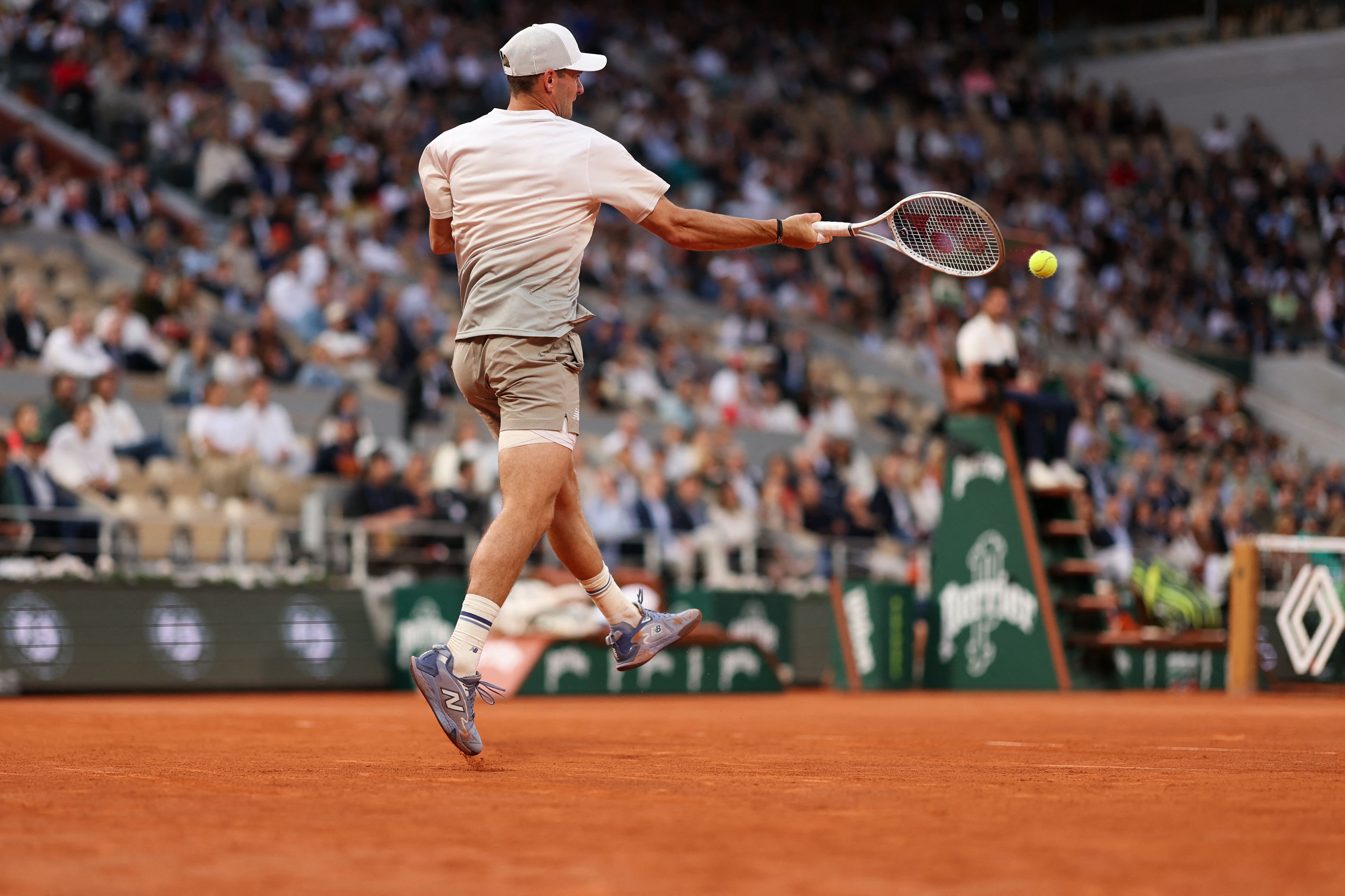 包含澳大利亚网球队轻取欧洲网球队，阿尔卡拉斯统治全场的词条