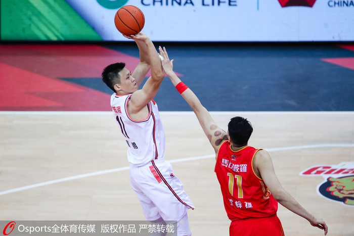 重庆队大胜广东队，全取两连胜