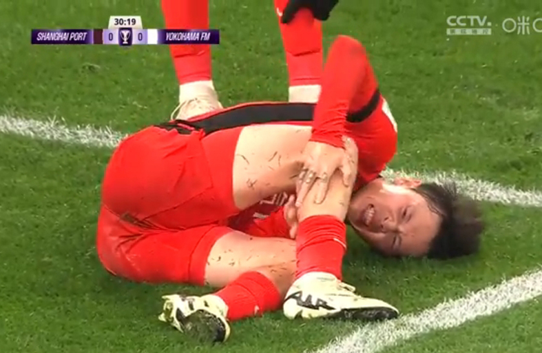 关于里昂后卫因伤倒下，球队战力受影响的信息