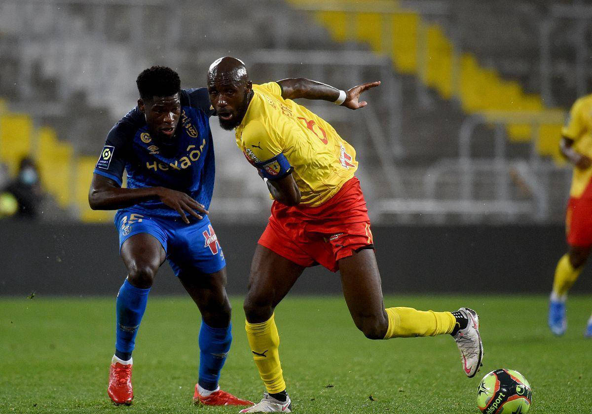 摩纳哥队在客场比赛中获得胜利，士气大振