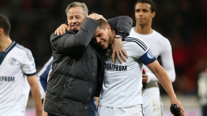 沙尔克球员发挥出色,击败对手 沙尔克球员发挥出色,击败对手