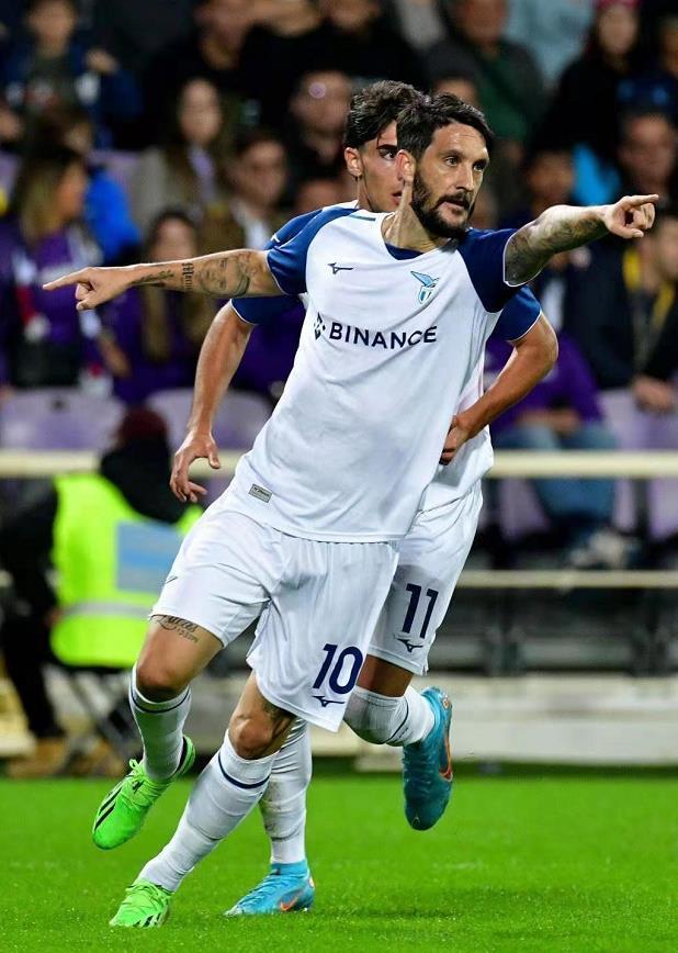 包含佛罗伦萨客场遇挫，连胜势头被终结的词条