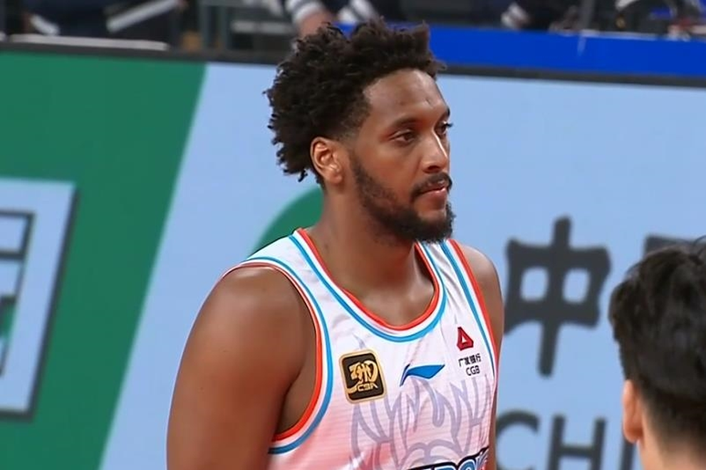 开云官方app入口-山东男篮客场胜出，保持不败之地