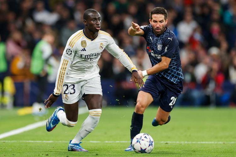 主客场轮番对战，悬念丛生势均力敌