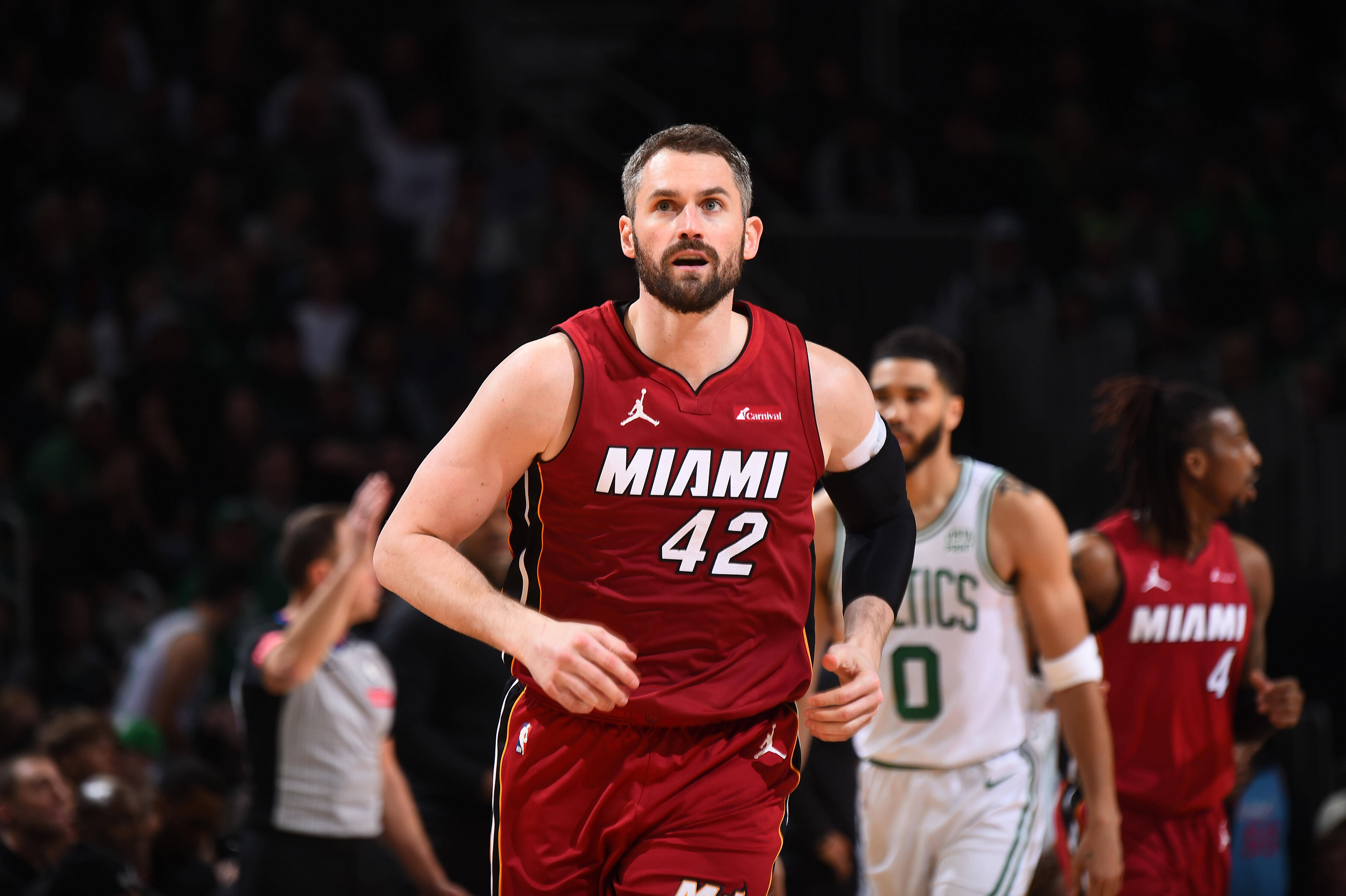 76人轻取浙江队，克莱刷新纪录