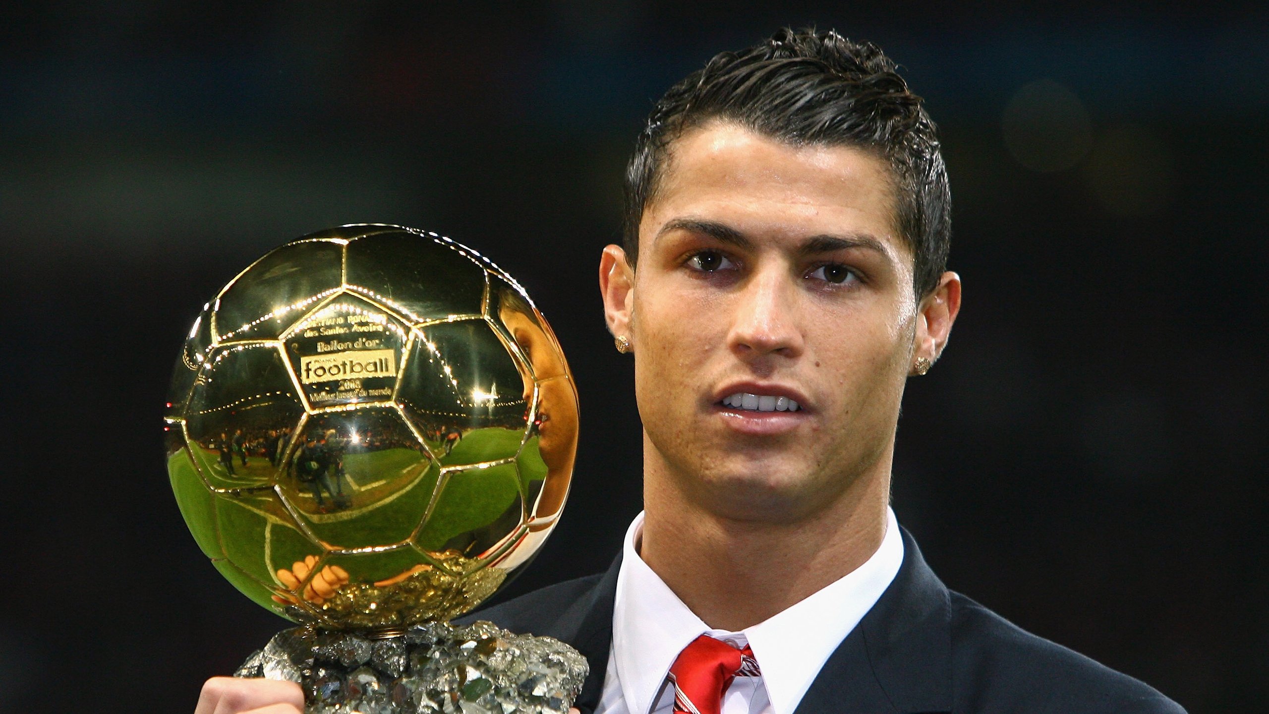 赛道上的双重奏，索伯险胜法拉利，汉密尔顿统治全场